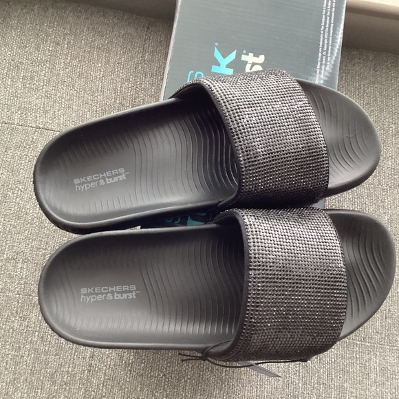 Skechers Women's Hyper Slide - Radiant Slide Sandals, size 8 - Picture 9 of 15